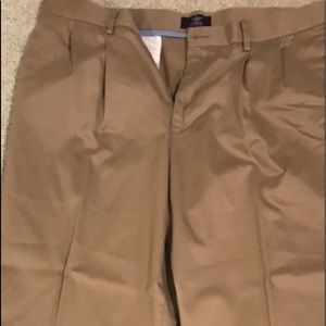 Dockers Khakis 40x29